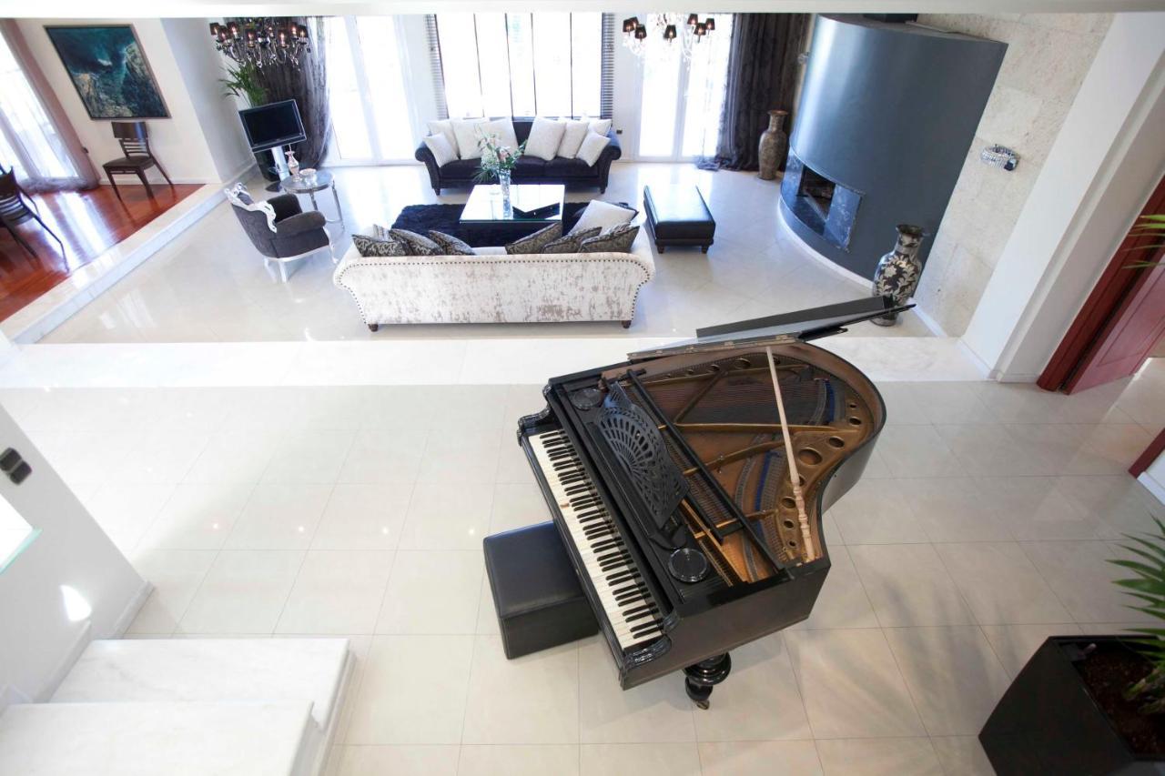 Villa Elena Peraia  ภายนอก รูปภาพ