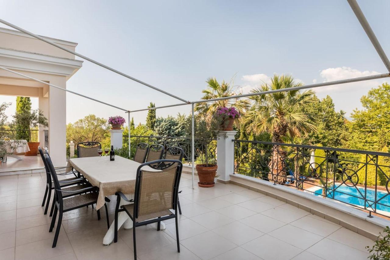 Villa Elena Peraia  ภายนอก รูปภาพ