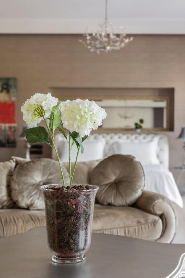 Villa Elena Peraia  ภายนอก รูปภาพ