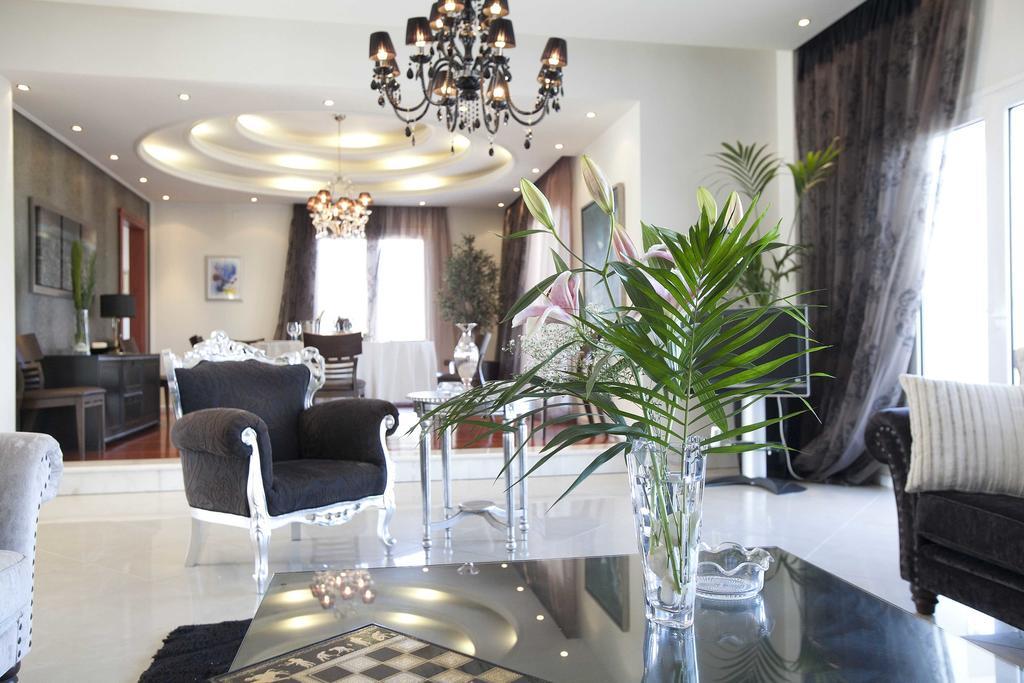 Villa Elena Peraia  ภายนอก รูปภาพ