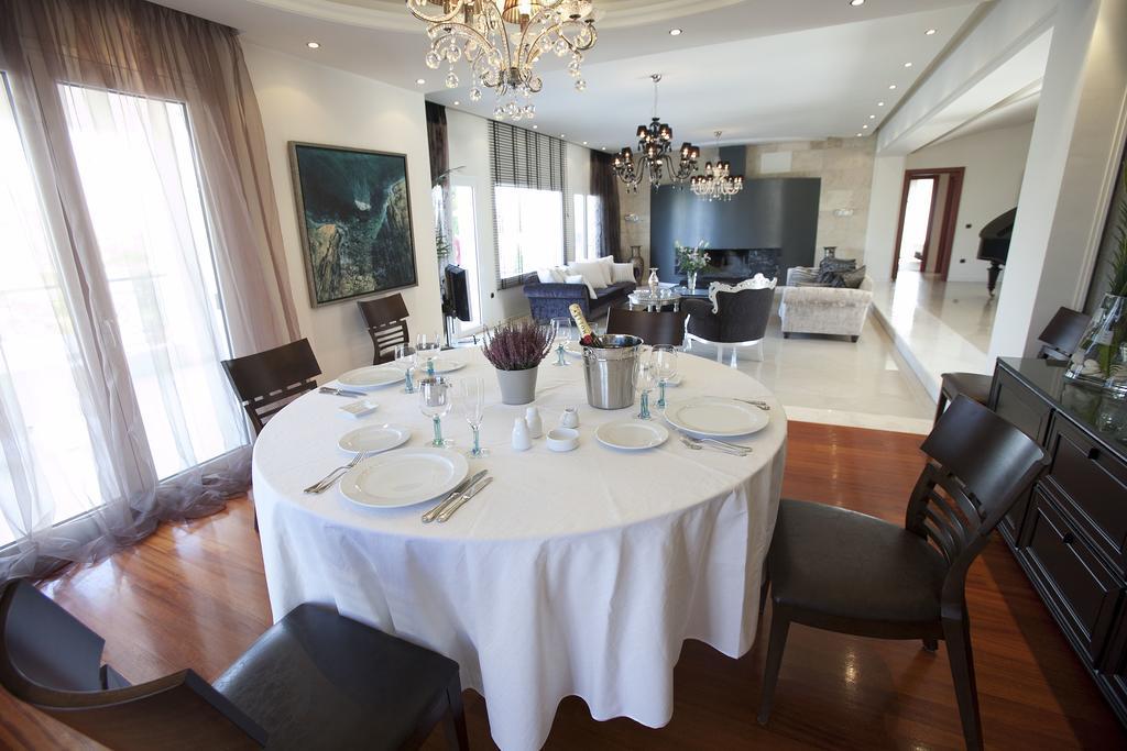 Villa Elena Peraia  ภายนอก รูปภาพ